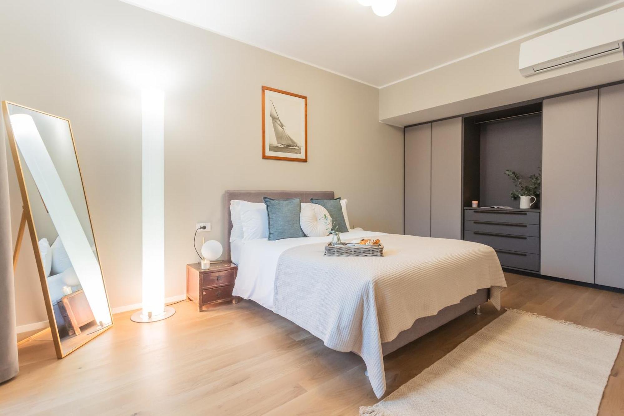 V On By Rent Appartement Como