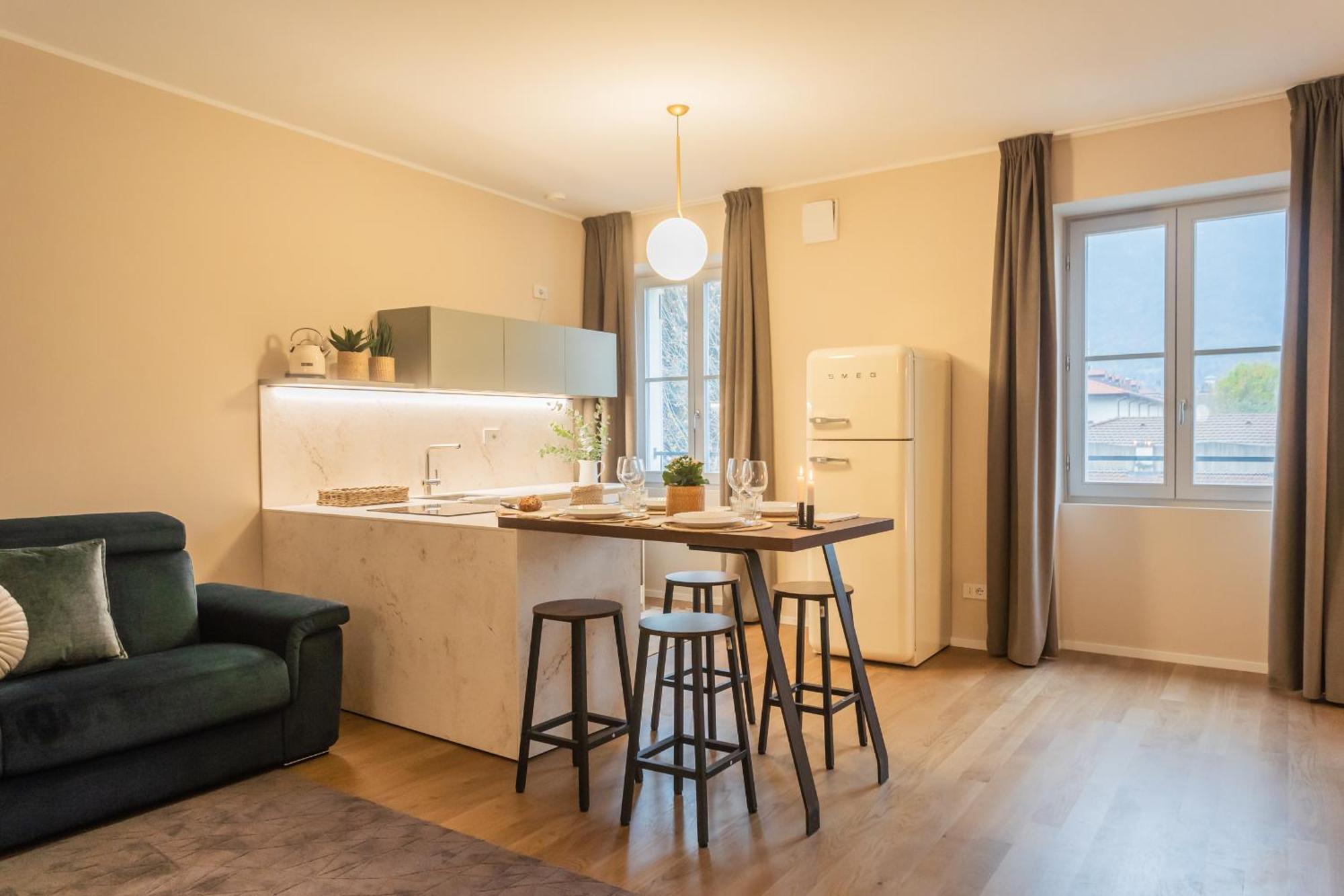 V On By Rent Appartement Como